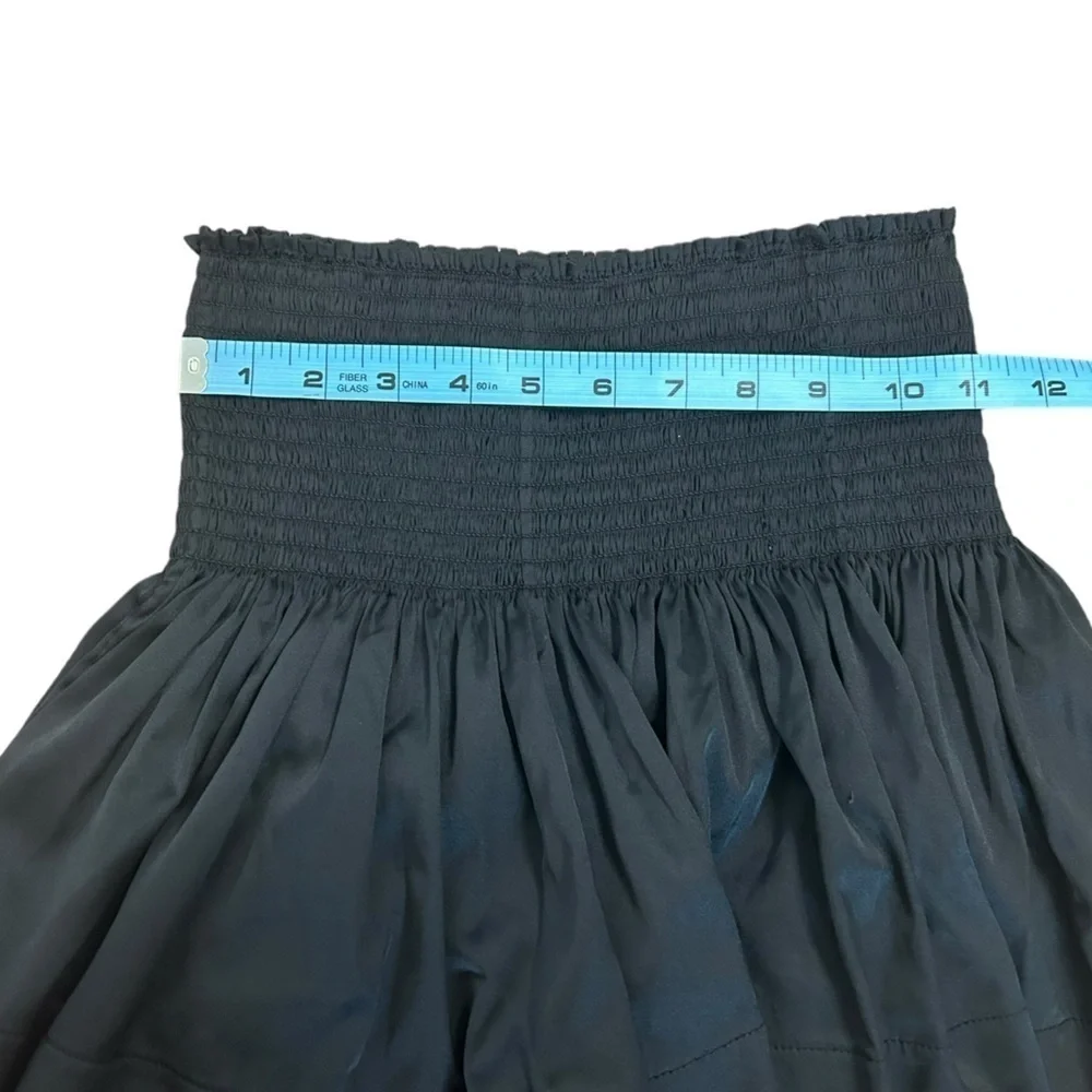 Natural Life Black Smocked Waist Daisy High Waist Silky Shorts Women’s Sz Small